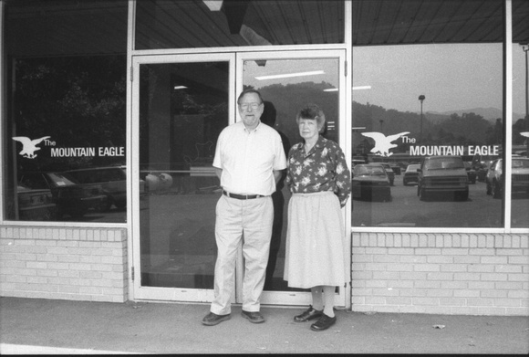 Tom and Pat Gish, publisher of The Mountain Eagle in Whitesburg, Ky., in about 1989